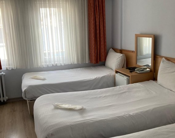 3 Kişilik Tek Yataklı Oda